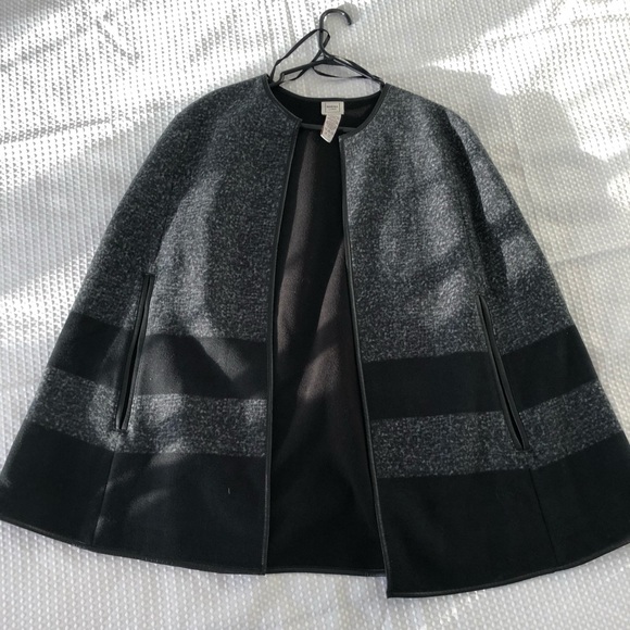 Marina Luna poncho - Picture 1 of 4